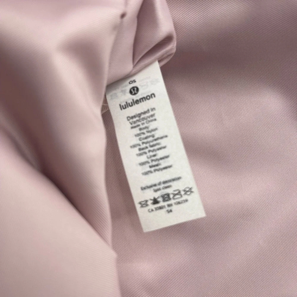 Lululemon All night Festival Bag Vol 5 L in Misty Pink - Picture 12 of 13